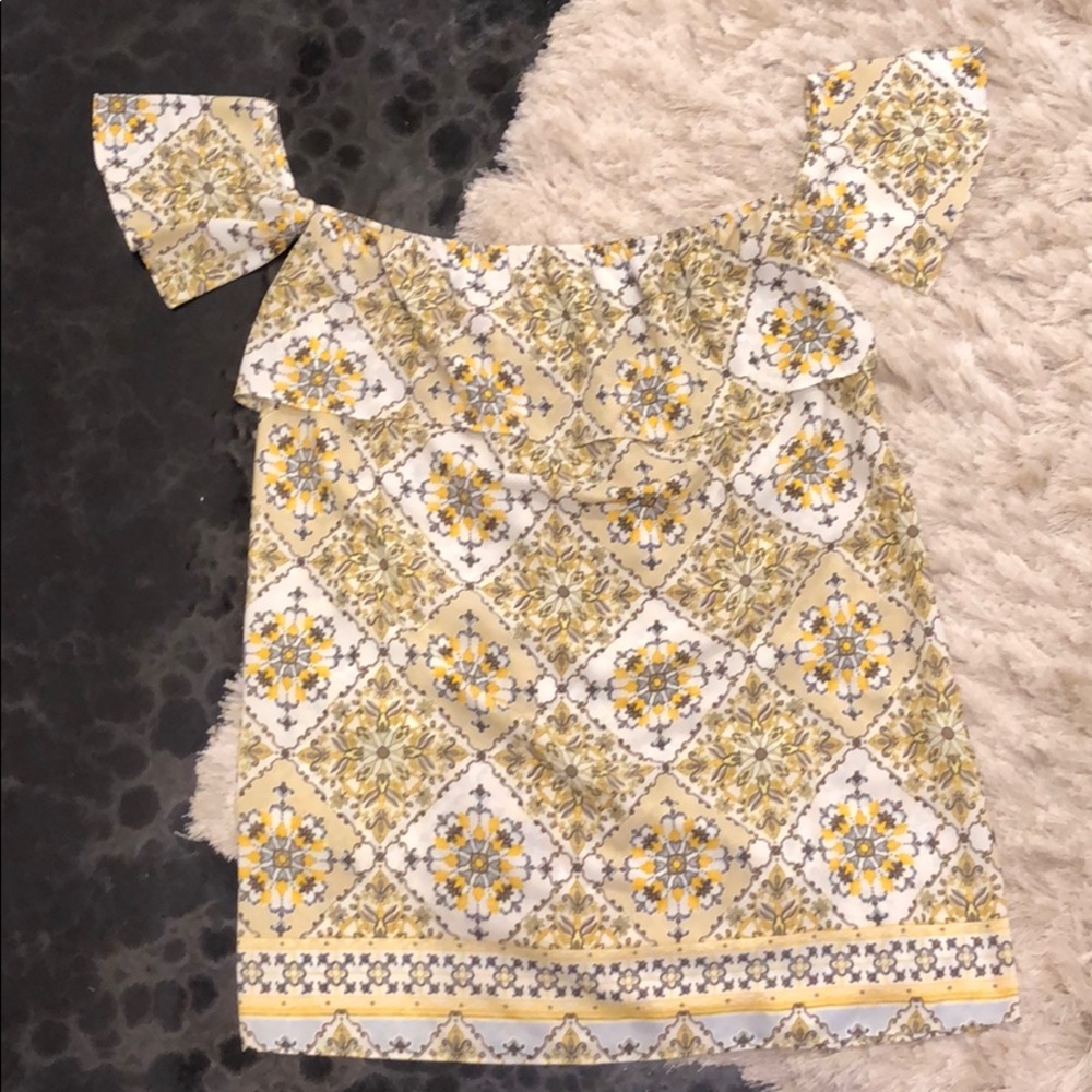 Off the shoulder floral dress 🌾